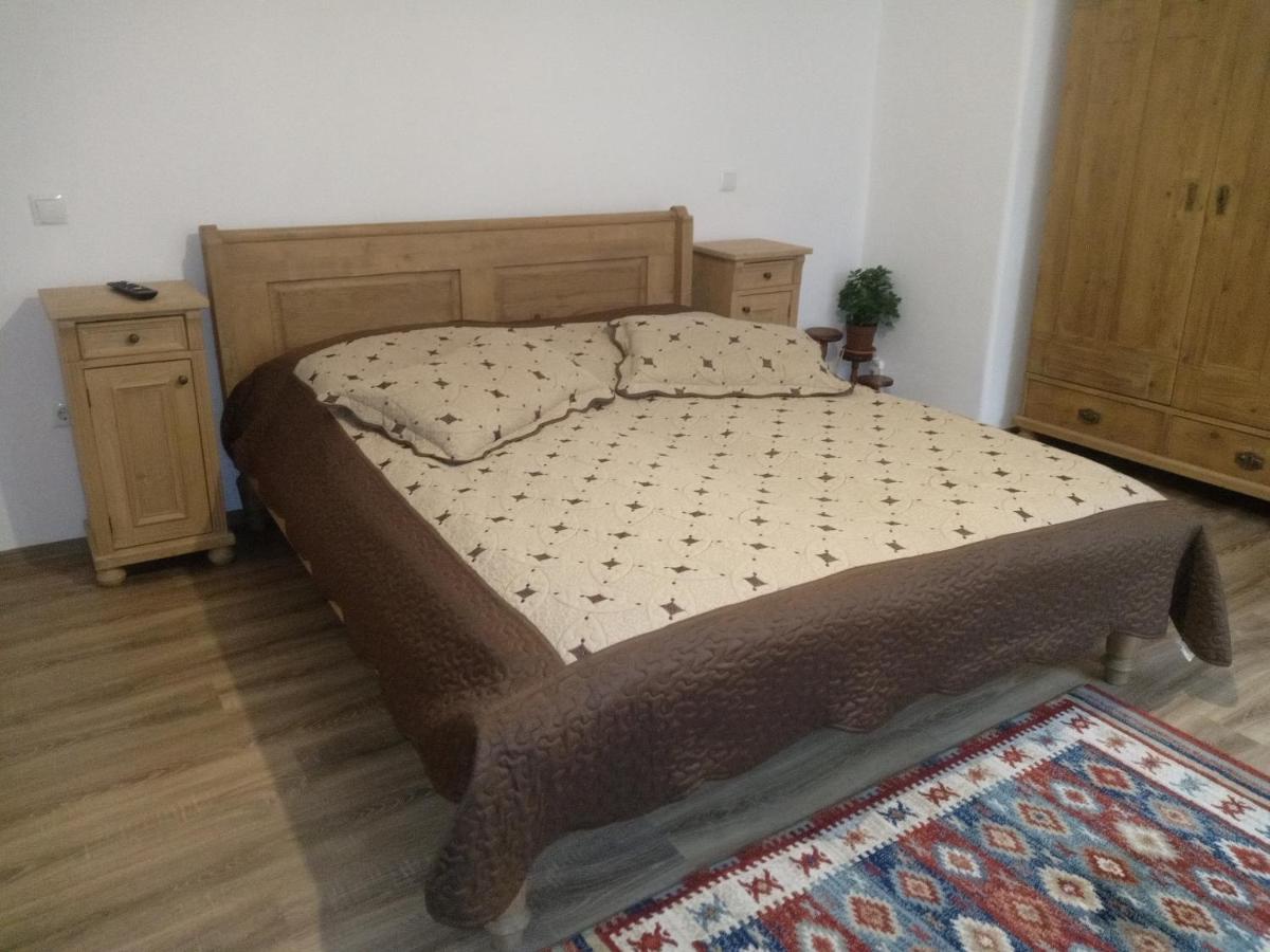 Gloria Apartment *